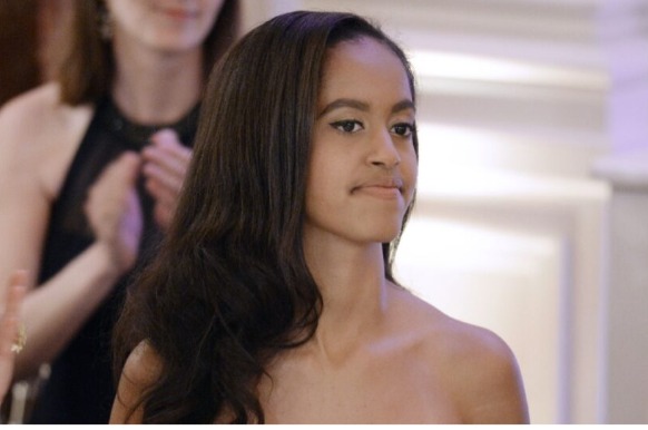 Malia Obama faced harsh criticism from users after her recent red carpet appearance, with some cruelly stating that she “looked a mess.”