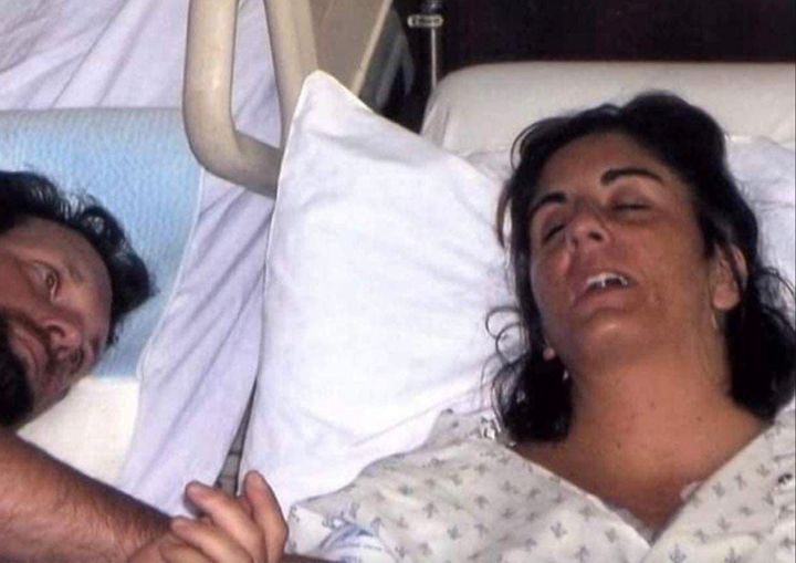 “Man thinks he’s watching wife’s last moments after taking off life support till she says, ‘get me out of here’